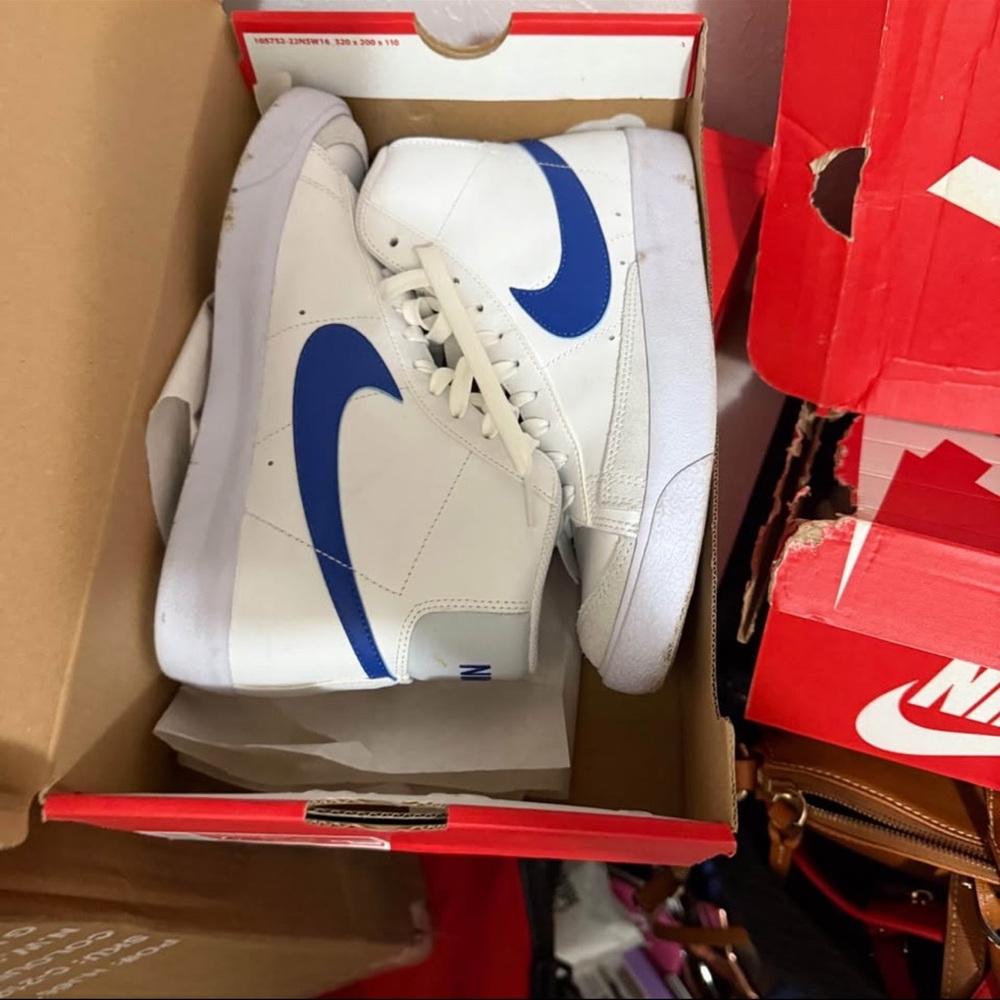 Nike White and Blue Sneakers